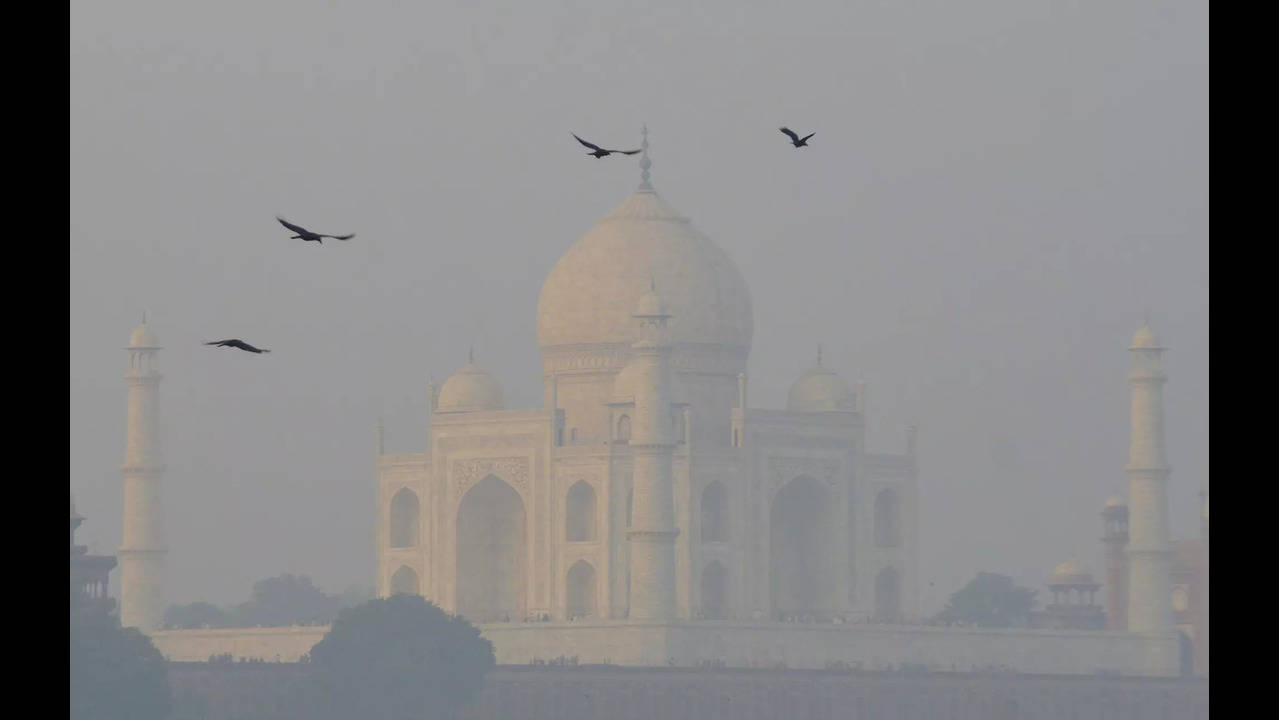 Delhi Implements Stricter Anti-Pollution Measures Amid Toxic Smog Engulfing Taj Mahal