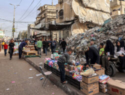 Food Prices Soar in Gaza After Armed Men ‘Violently Loot’ 97 UN Aid Trucks