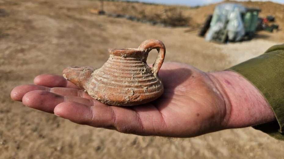 12 year old discovers ancient egyptian amulet in israel 1