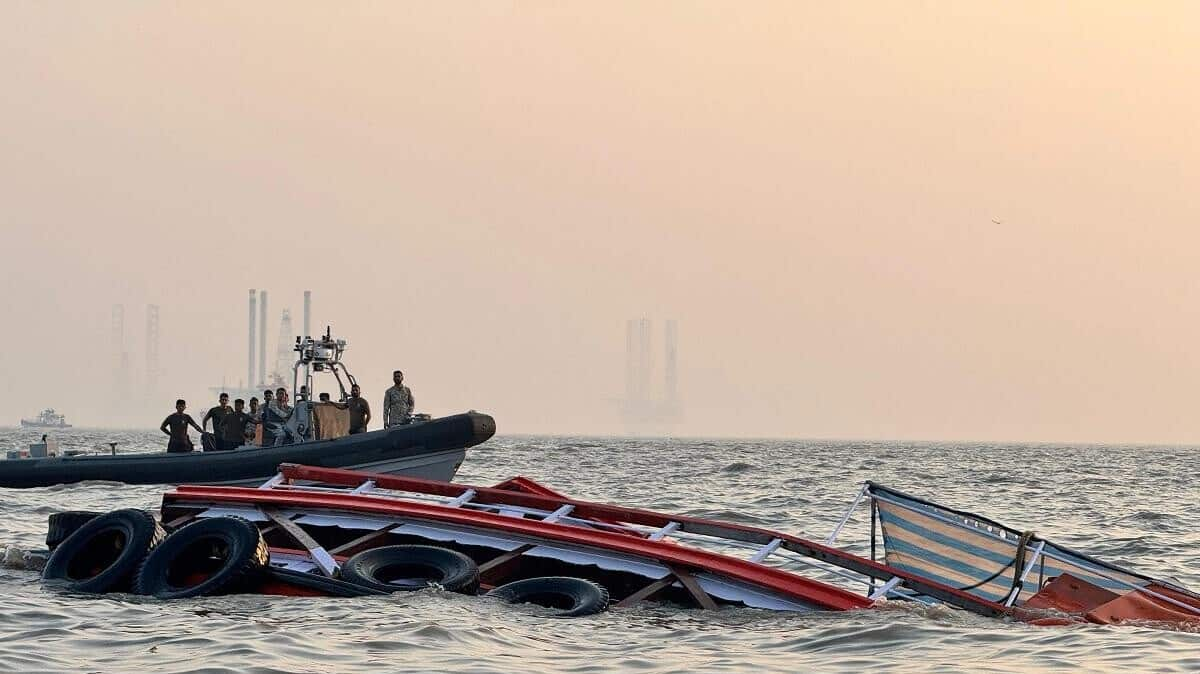 13 dead as indian navy speedboat collides with passenger ferry near mumbai 1