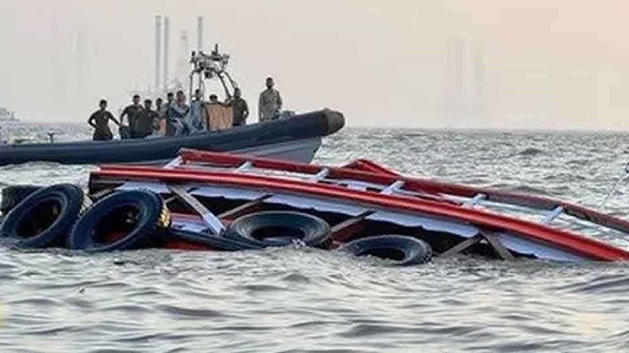 13 killed as indian navy speedboat collides with passenger ferry near mumbai 1