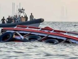 13 Killed as Indian Navy Speedboat Collides with Passenger Ferry Near Mumbai