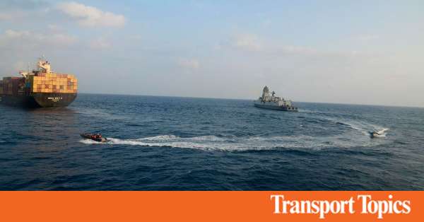 us navy ships defend against houthi attack in gulf of aden 1