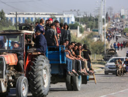 Israel and Hamas Agree on Deal to Release Hostages and Facilitate Palestinians’ Return to Gaza Strip