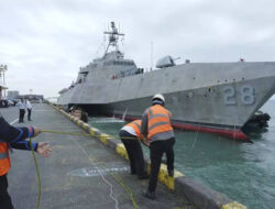 Chinese Warships Undertake ‘Unusual’ Journey Near US Ally Australia