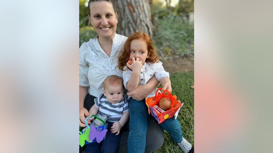 israel says hamas hasnt returned remains of young mother shiri bibas taken hostage and killed despite promise 2