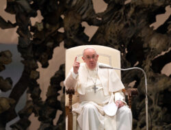 Pope Francis Diagnosed with Bilateral Pneumonia, Vatican Reports