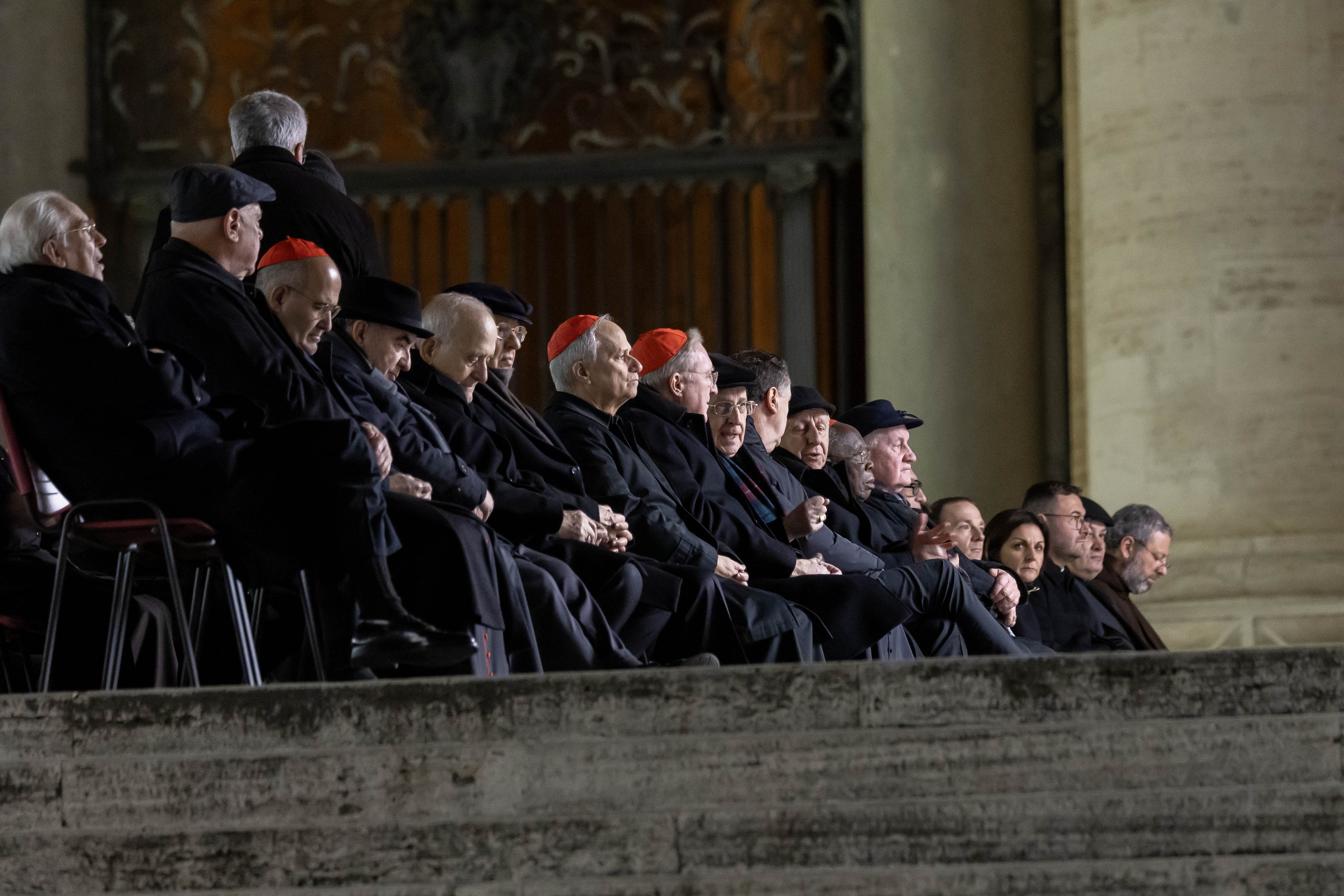 pope francis no longer on ventilator showing no signs of fever or infection vatican 1