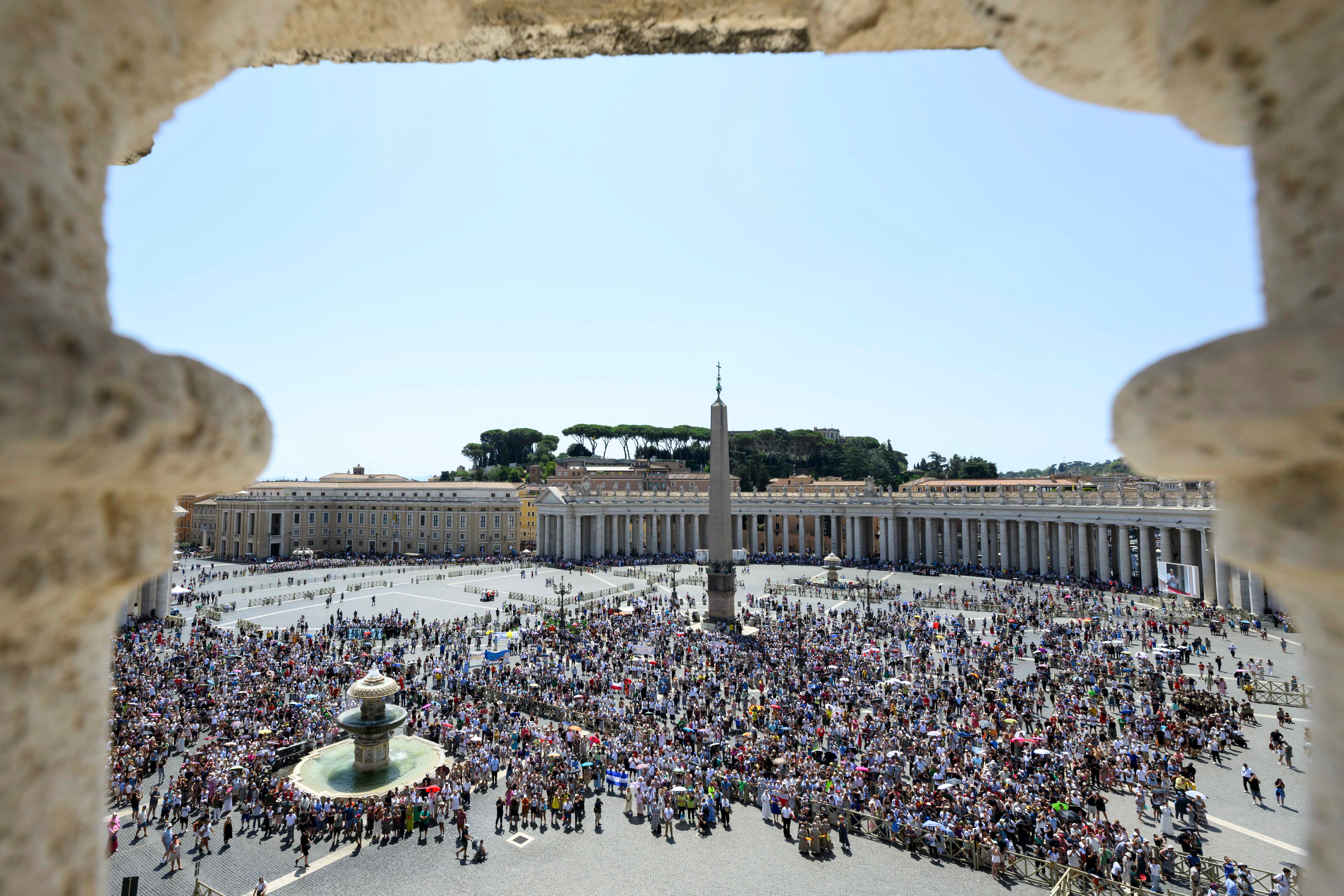 pope francis resting comfortably after breathing issues vatican reports 1