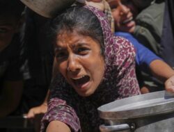 Hamas Faces Legitimacy Crisis as Desperate Gazans Turn to US-Backed Aid Centers