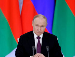 Putin Deploys 50,000 Troops on Northern Ukraine Front as Trump Agrees to Meet Russian, Ukrainian Leaders Again